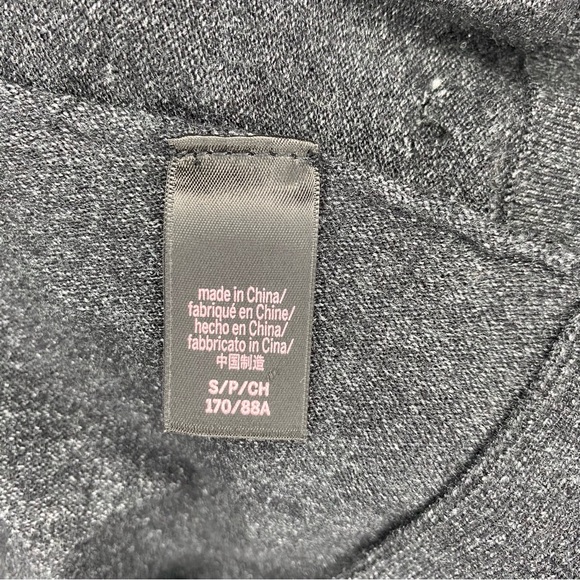 Victoria Secret twist back lightweight Sweater Size Small - Picture 10 of 11